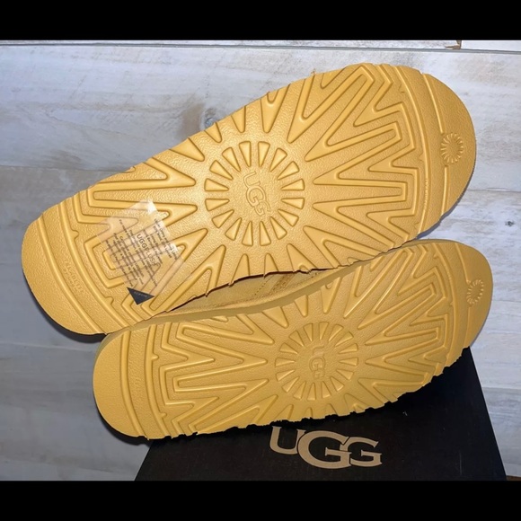 LAST ONE‼️UGG MEN’S NEUMEL BOOTS SHOES - Picture 2 of 6